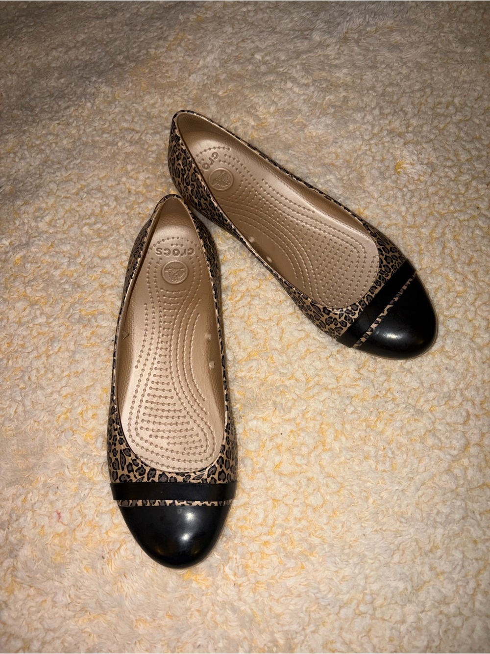 Crocs Women's Leopard Print Cap Toe Ballet Flats Size 8 Brown Black Comfort Shoe